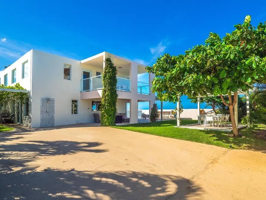 Casa Del Mar - Large Ocean Front Home On Sandy Beach With Pool Loiza
