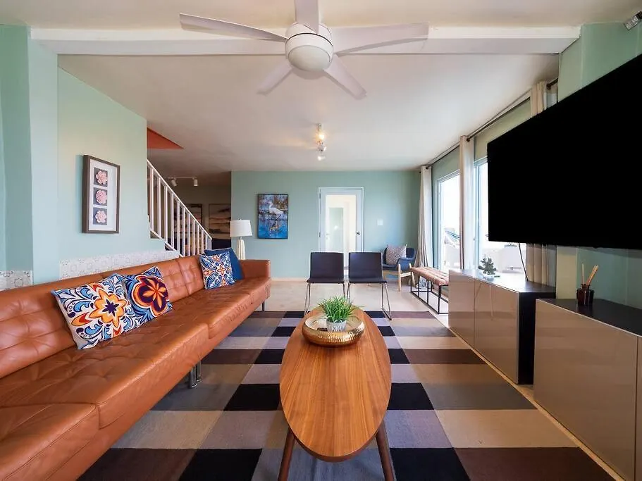 Vila Casa Del Mar - Large Ocean Front Home On Sandy Beach With Pool Loiza