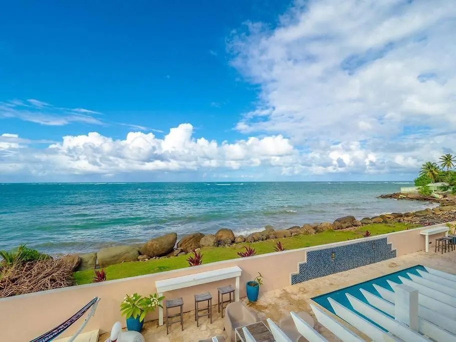 Vila Casa Del Mar - Large Ocean Front Home On Sandy Beach With Pool Loiza Portoriko