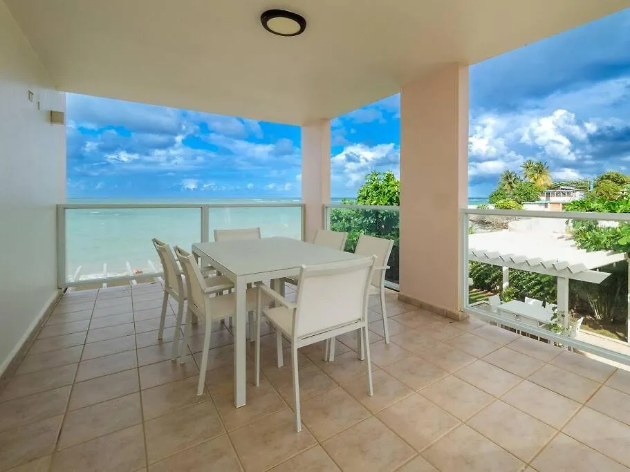Vila Casa Del Mar - Large Ocean Front Home On Sandy Beach With Pool Loiza