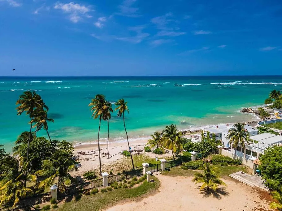 Vila Casa Del Mar - Large Ocean Front Home On Sandy Beach With Pool Loiza Portoriko