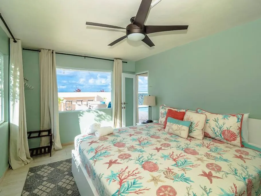 Vila Casa Del Mar - Large Ocean Front Home On Sandy Beach With Pool Loiza